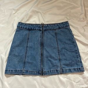 🪺 Altar’d State Denim Mini Middle Zip-up Paneled Skirt